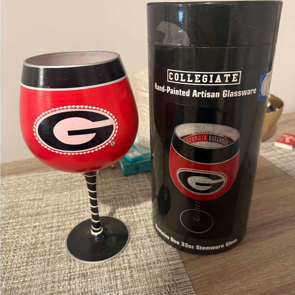 Brookstone Georgia Bulldogs Red & Black Hand-Painted stemware